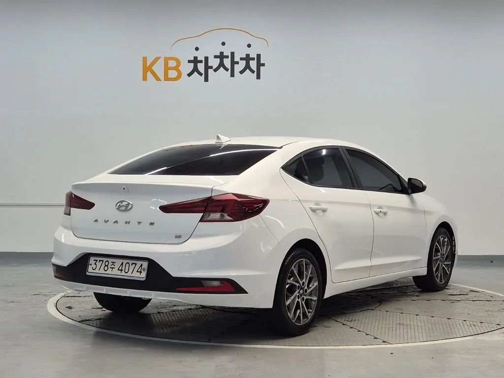 Hyundai Avante 2019 photo 3