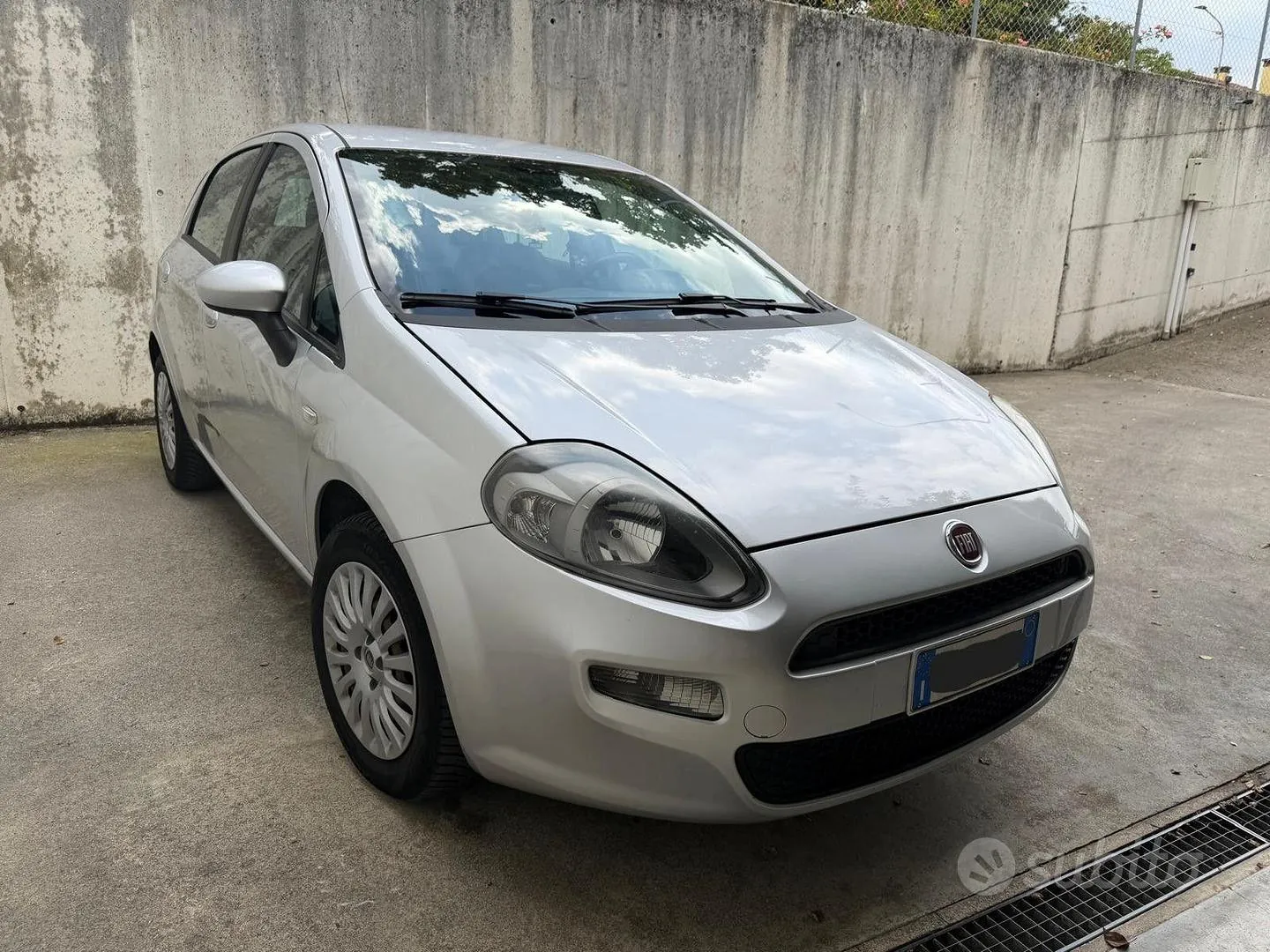 Fiat Grande Punto 2012 photo 2