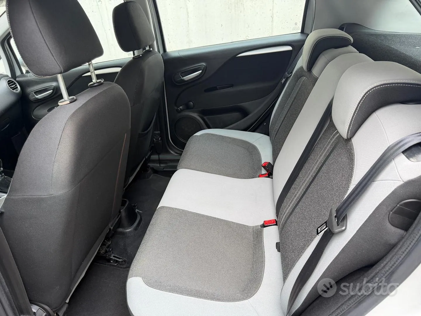 Fiat Grande Punto 2012 photo 5