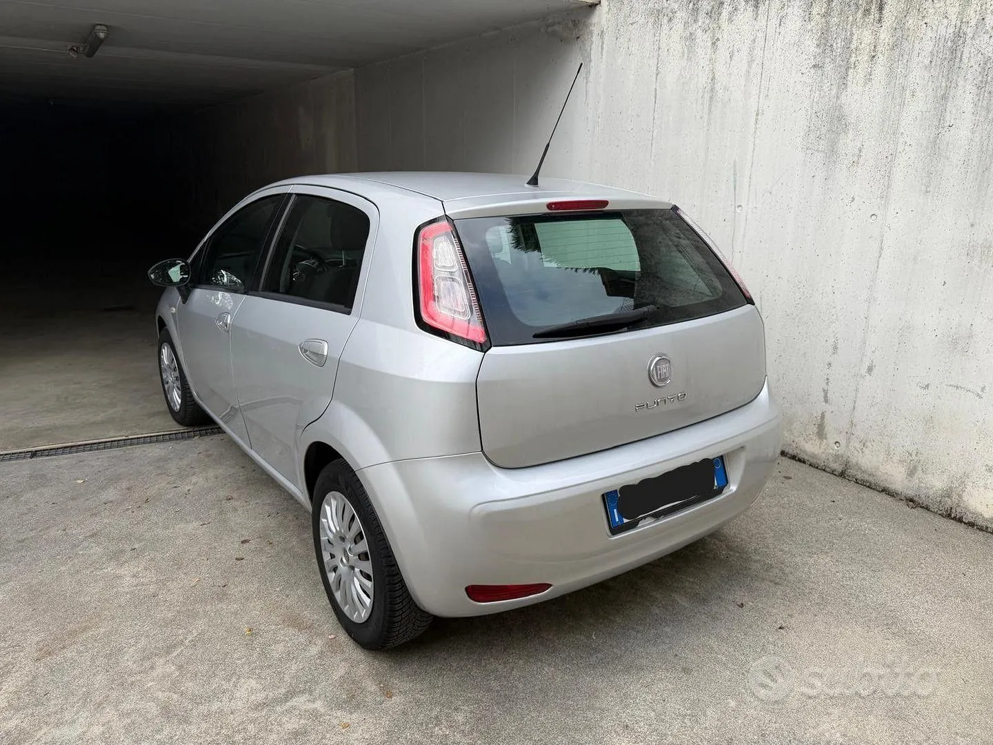 Fiat Grande Punto 2012 photo 3