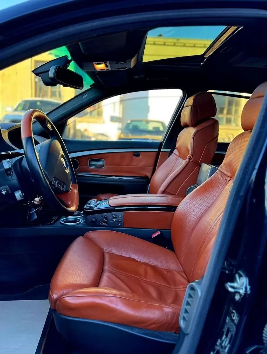 BMW 7 Series 2007 photo 2