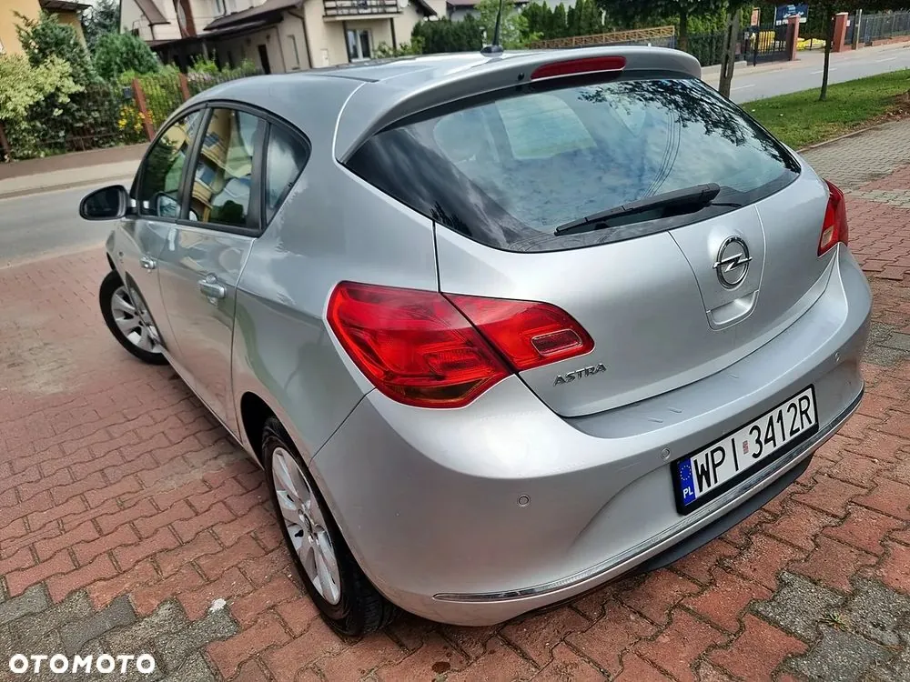 Opel Astra 2013 photo 4