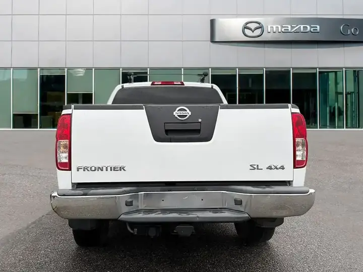 Nissan Frontier 2012 photo 5