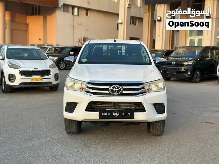 Toyota Hilux 2021 photo 2