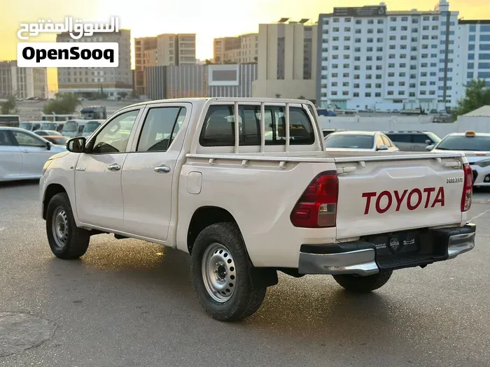 Toyota Hilux 2021 photo 3