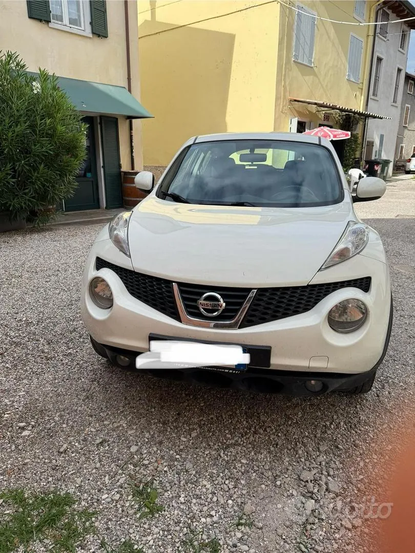 Nissan Juke 2011 photo 2