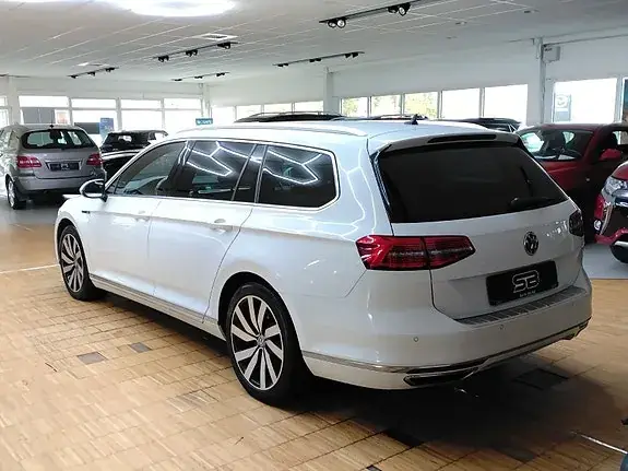 Volkswagen Passat 2018 photo 5