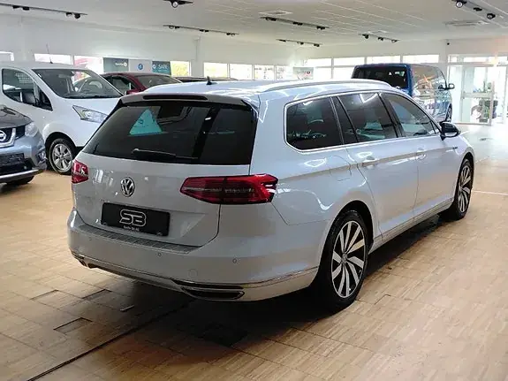 Volkswagen Passat 2018 photo 4
