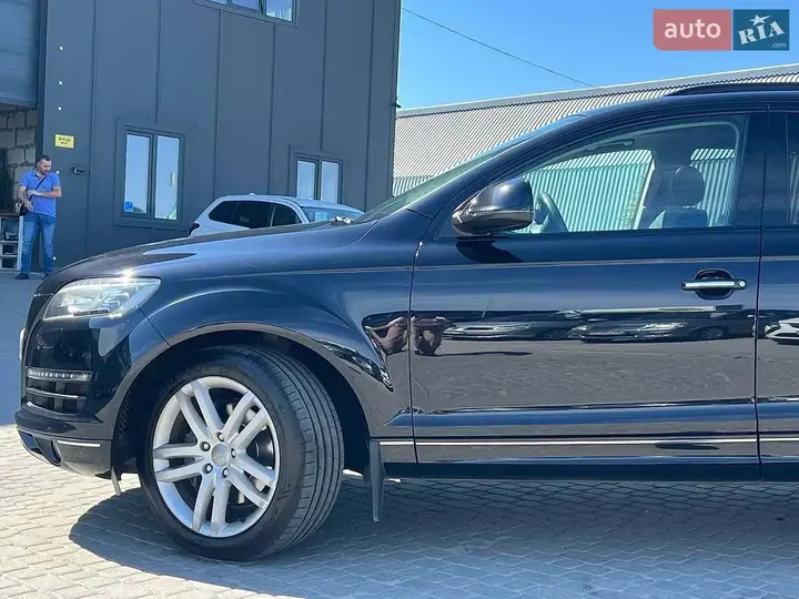 Audi Q7 2011 photo 3