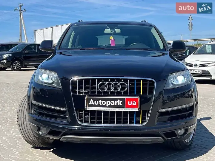 Audi Q7 2011 photo 2