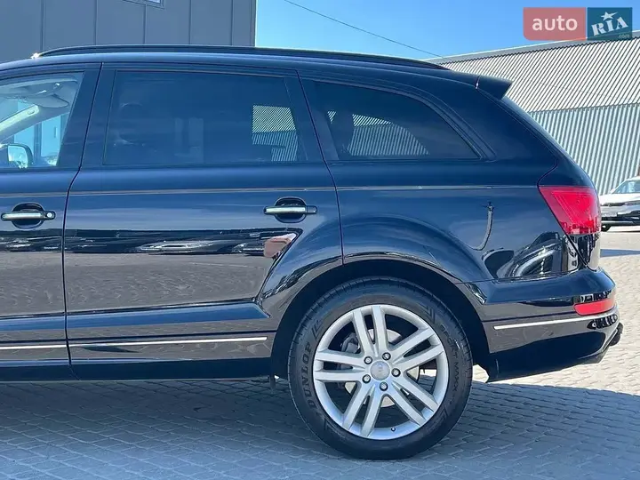 Audi Q7 2011 photo 5