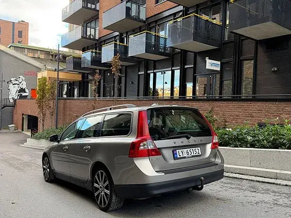 Volvo V70 2008 photo 2