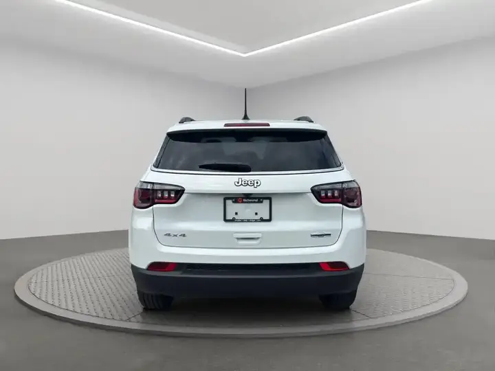 Jeep Compass 2026 photo 5