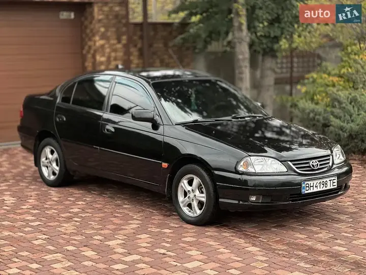 Toyota Avensis 2002 photo 2