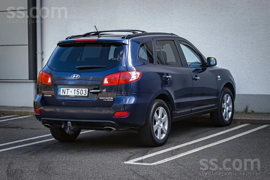 Hyundai Santa Fe 2010 photo 4