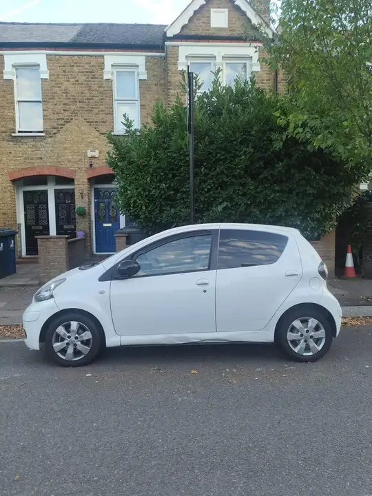 Toyota Aygo 2011 photo 3