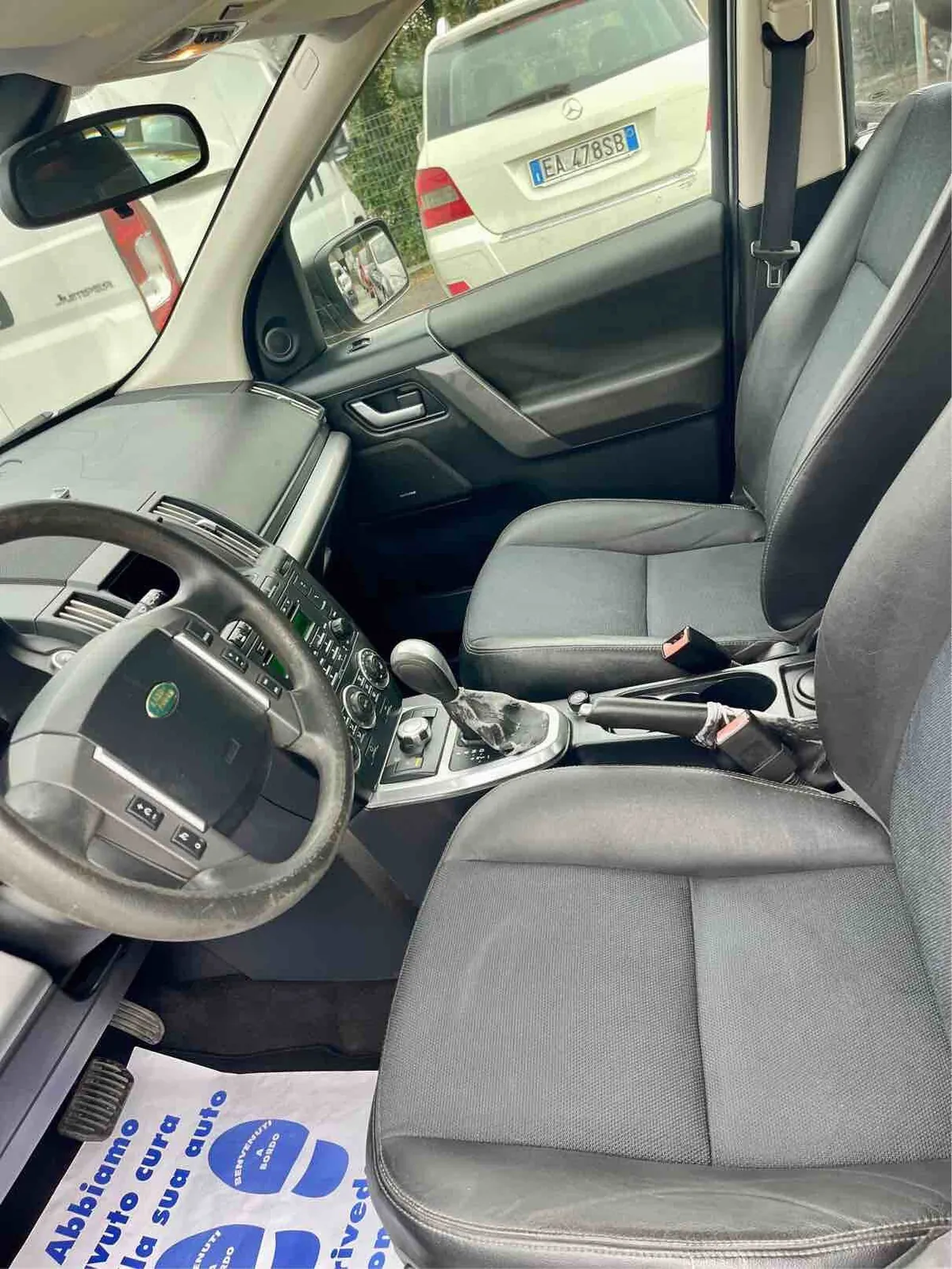 Land Rover Freelander 2009 photo 3