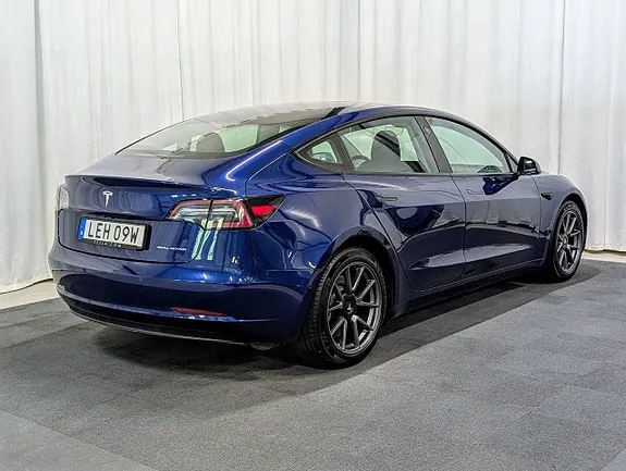 Tesla Model 3 2021 photo 4