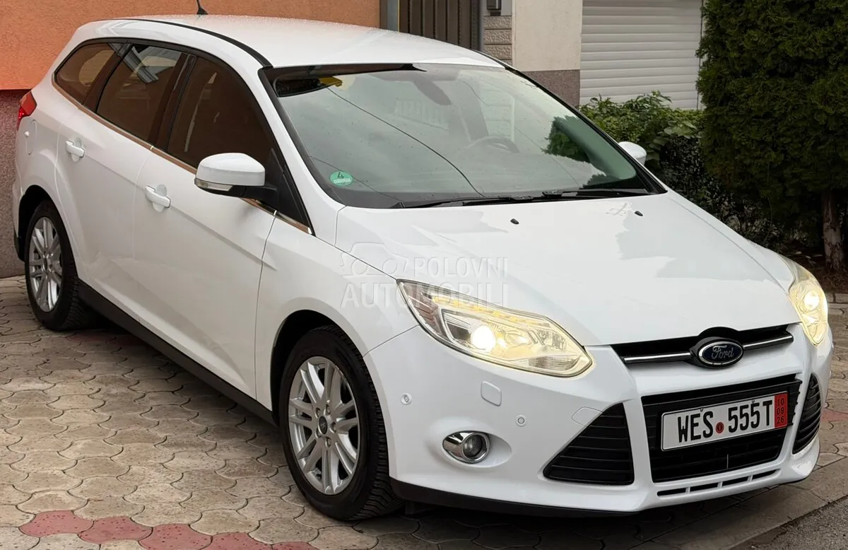 Ford Focus 2012 photo 2
