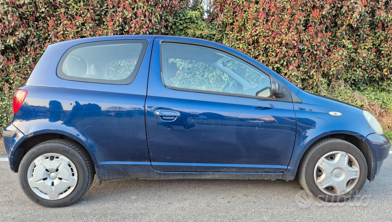Toyota Yaris 2000 photo 4