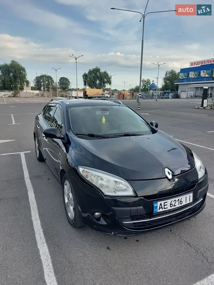 Renault Megane 2011 photo 2