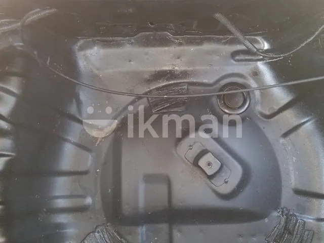 Nissan March 1998 photo 4