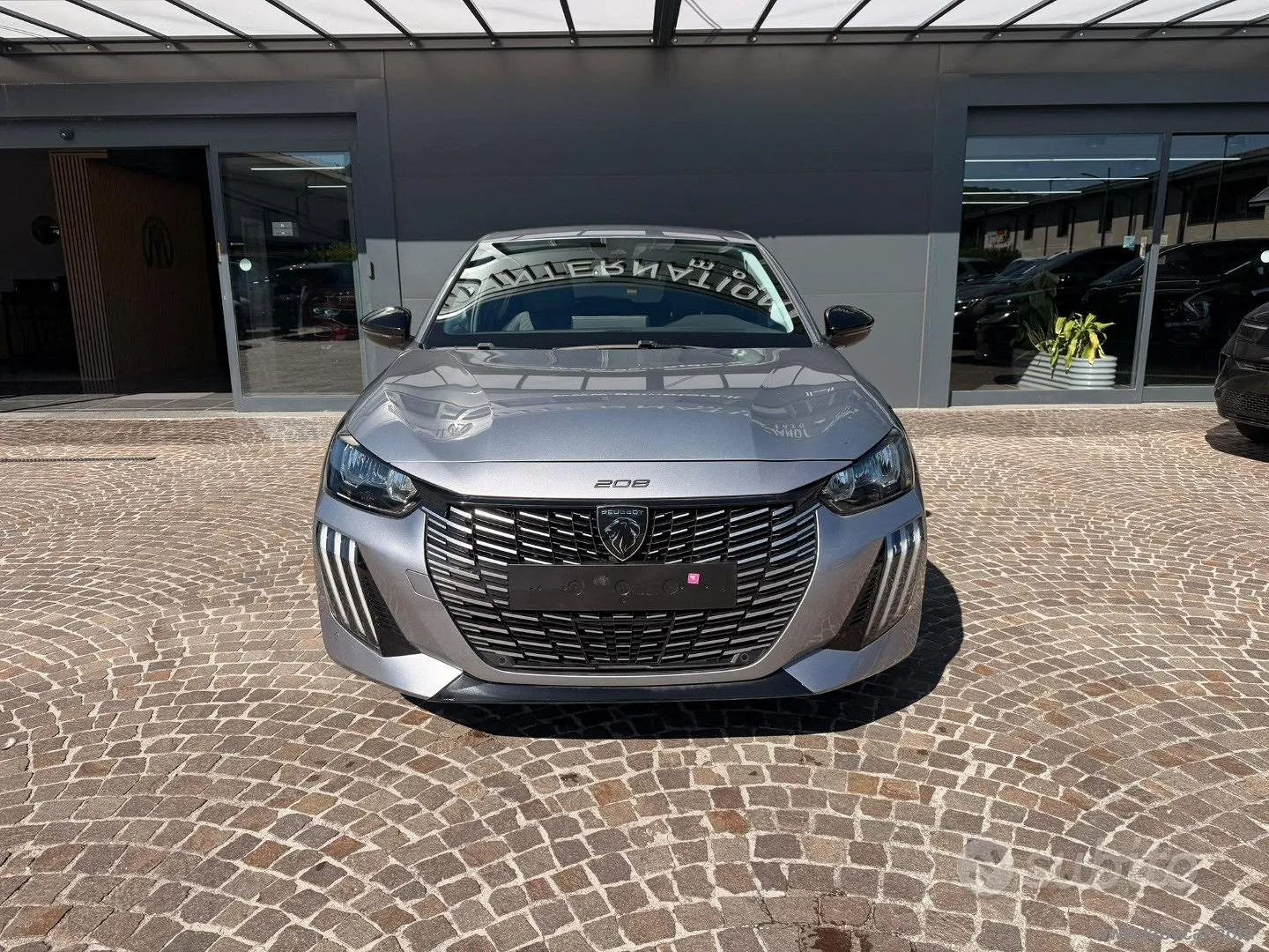 Peugeot 208 2024 photo 2