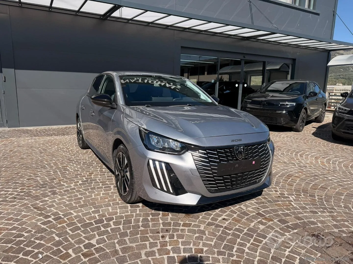 Peugeot 208 2024 photo 3