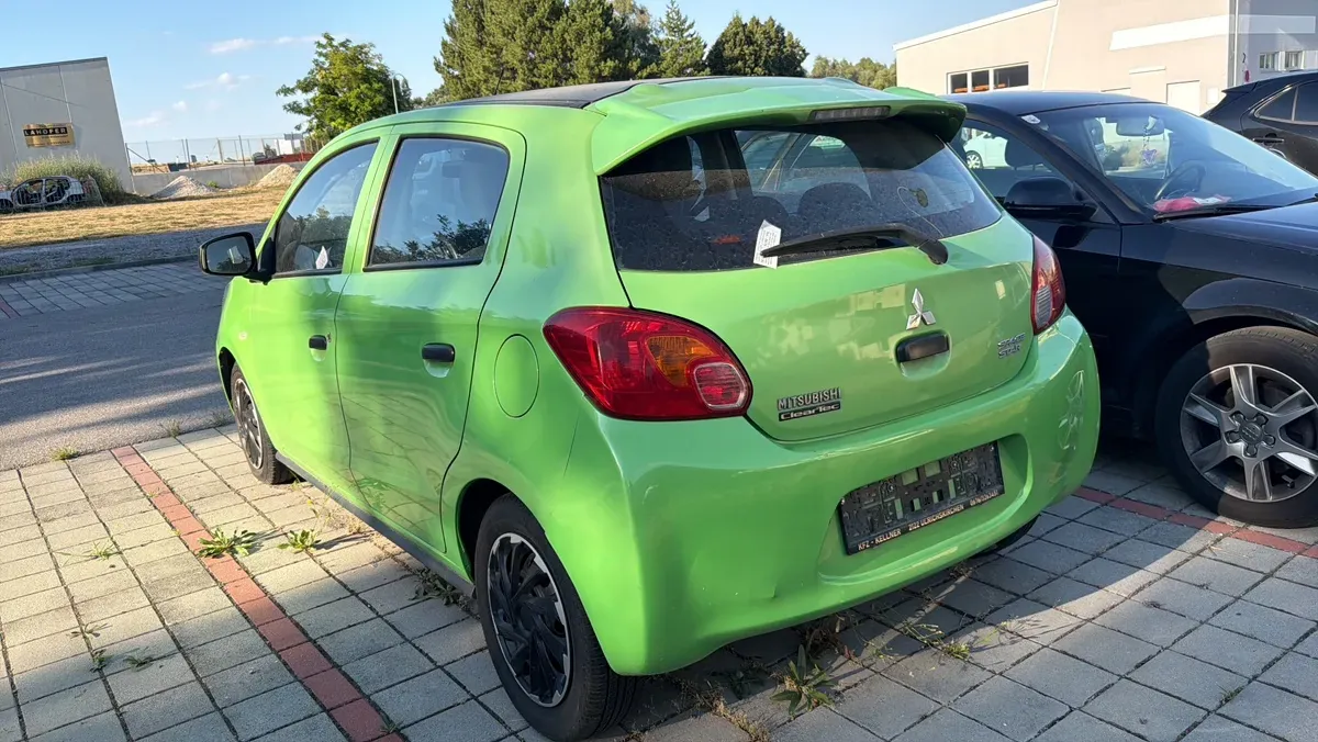 Mitsubishi Space Star 2013 photo 2