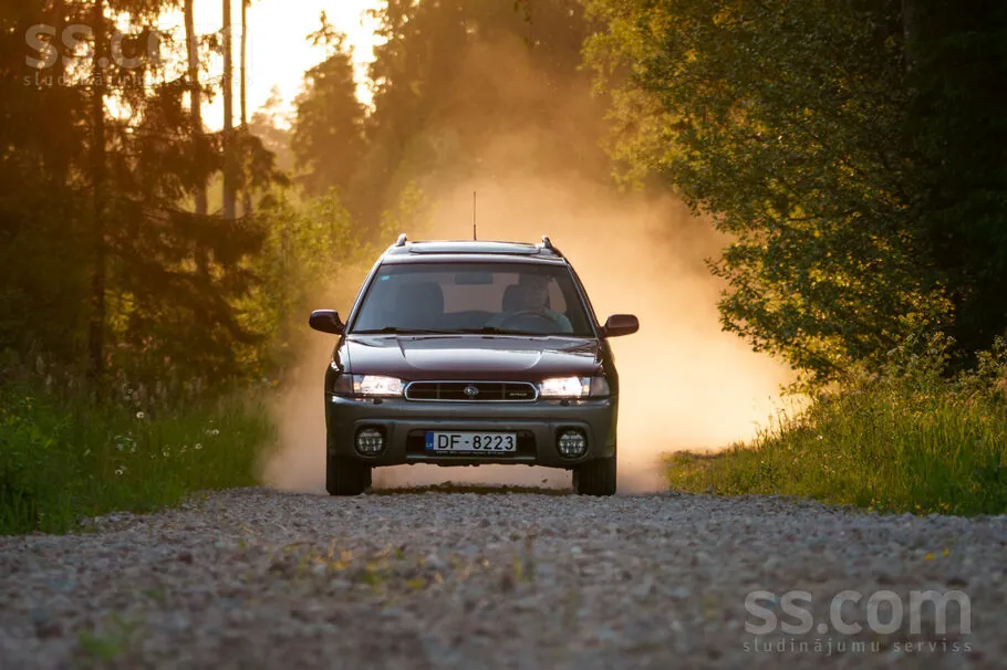 Subaru Outback 1998 photo 2