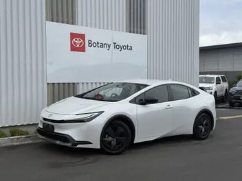 Toyota Prius 2024 photo 2