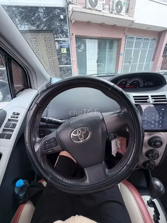 Toyota Yaris 2013 photo 3