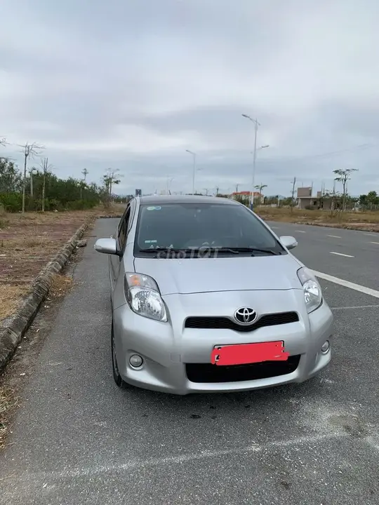 Toyota Yaris 2013 photo 4