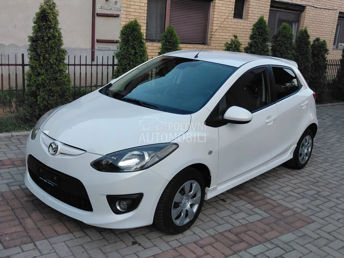 Mazda 2 2008 photo 2