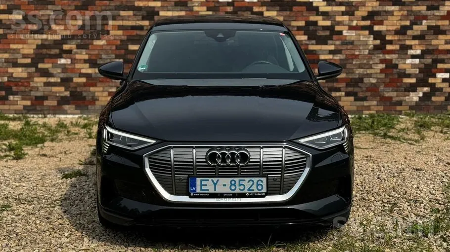 Audi E-Tron 2021 photo 2