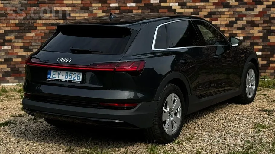 Audi E-Tron 2021 photo 5