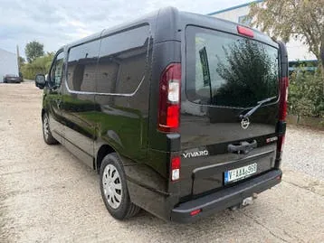 Opel Vivaro 2015 photo 2