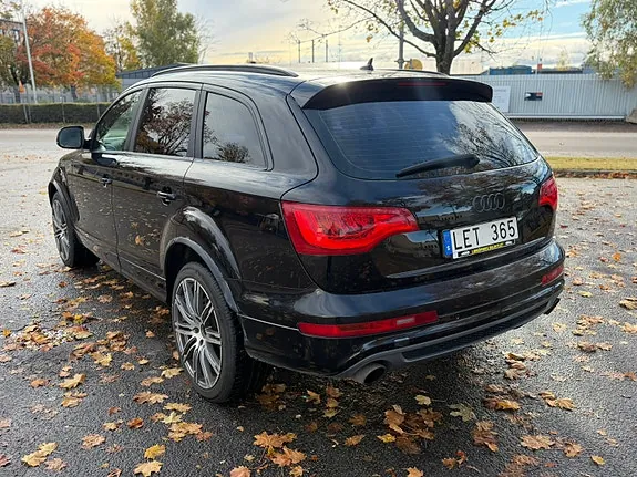 Audi Q7 2011 photo 4