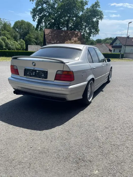 BMW 3 Series 1992 photo 3