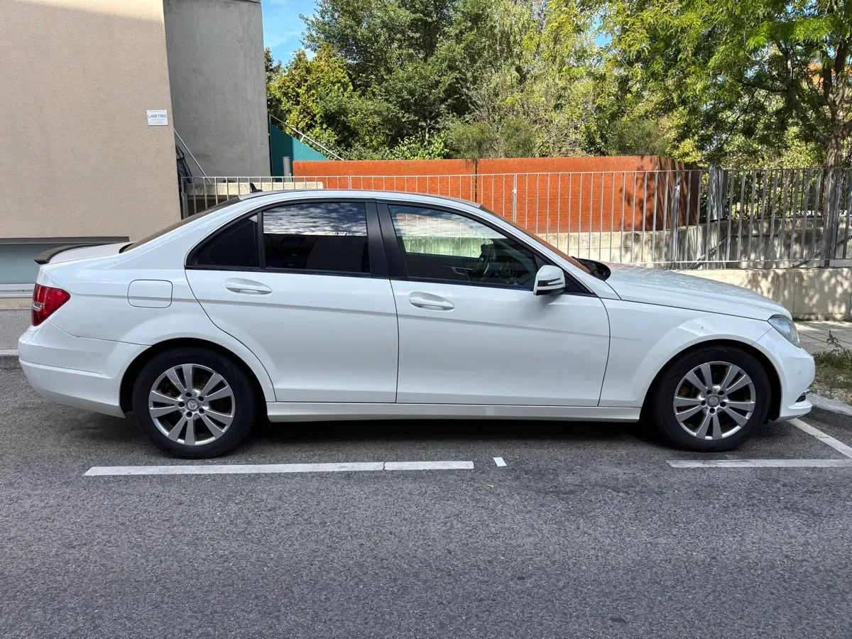 Mercedes-Benz C-Class 2013 photo 3