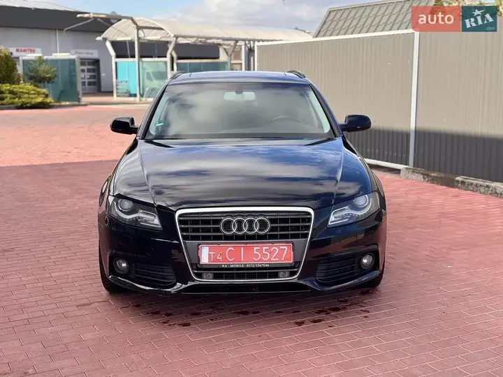 Audi A4 2011 photo 2