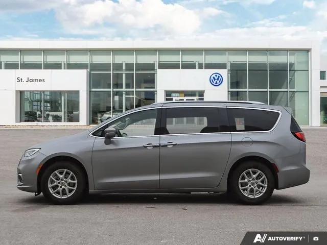 Chrysler Pacifica 2021 photo 2
