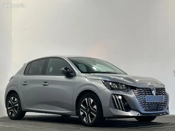 Peugeot 208 2024 photo 2