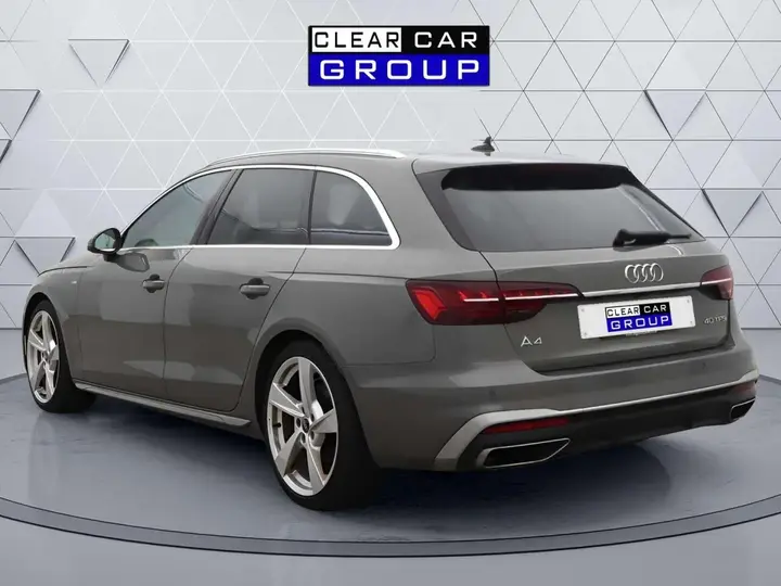 Audi A4 Avant 2023 photo 3