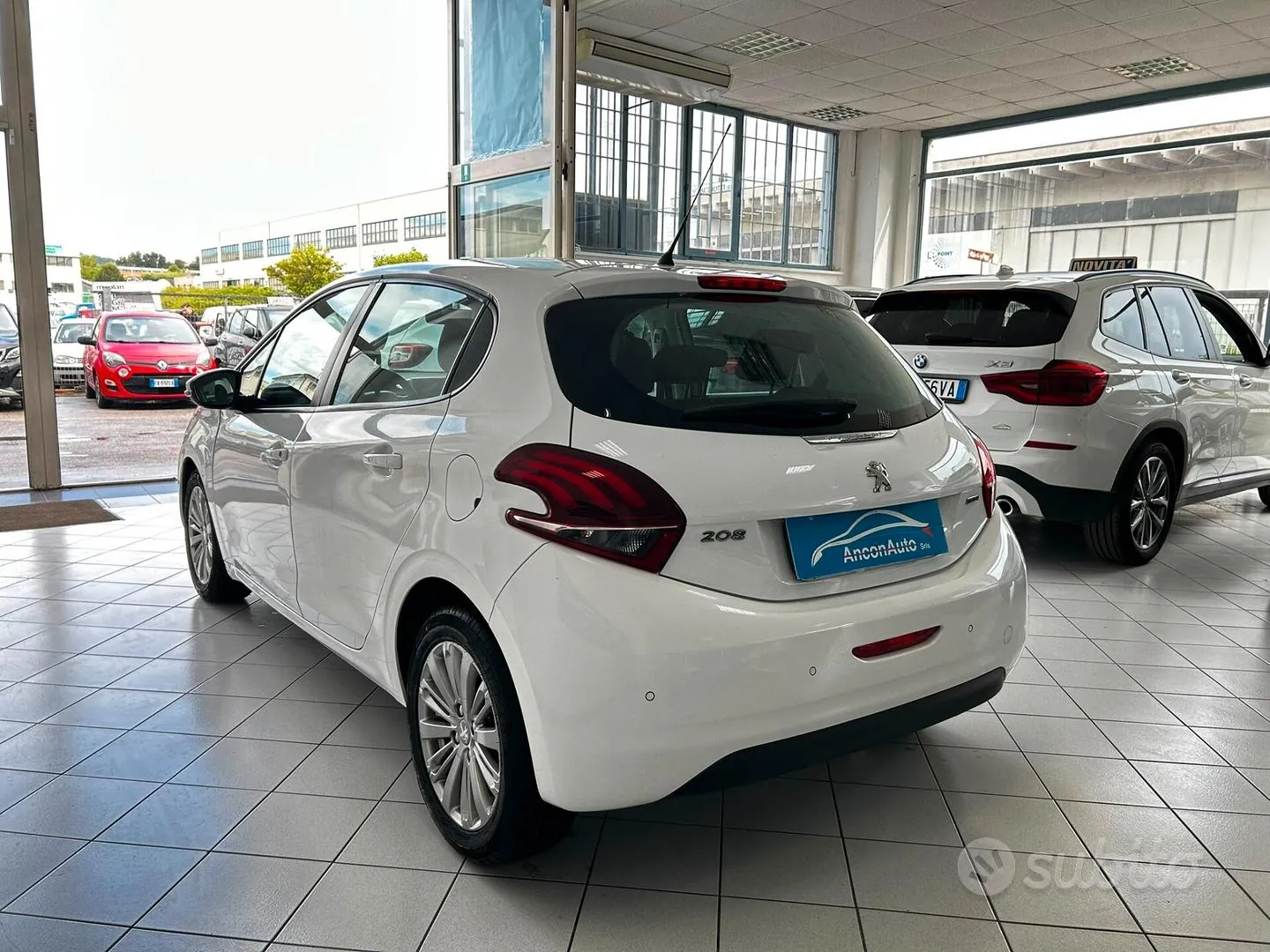 Peugeot 208 2017 photo 3