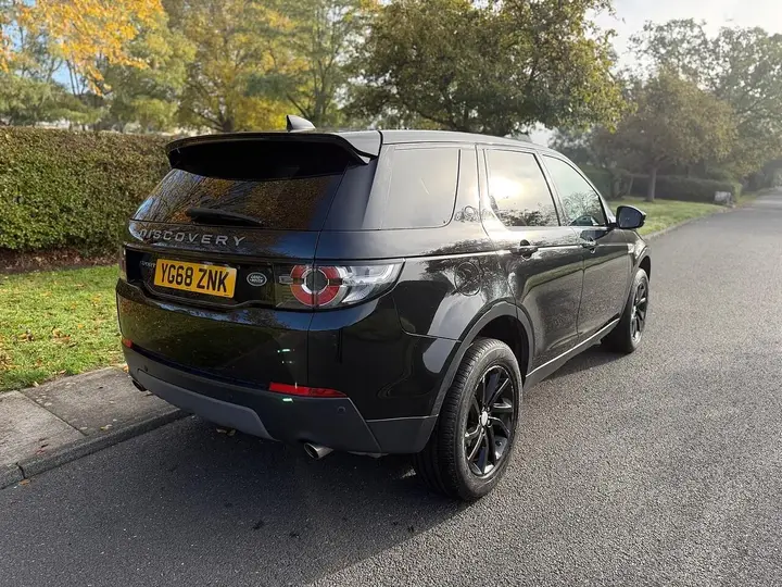 Land Rover Discovery Sport 2018 photo 3