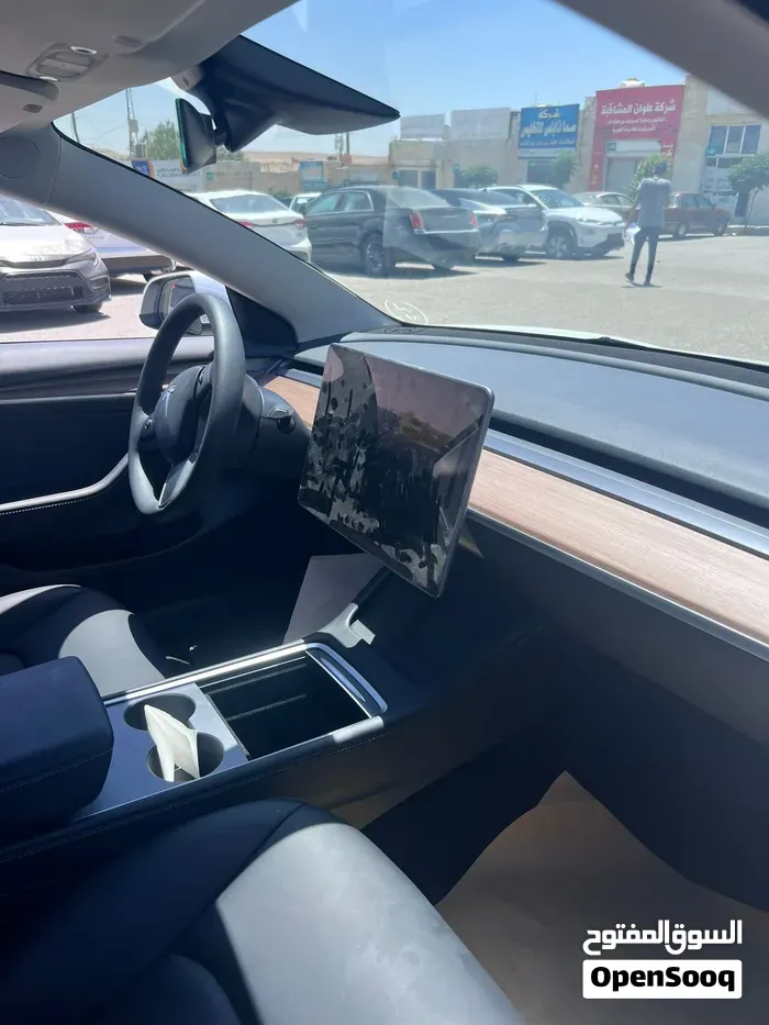 Tesla Model 3 2023 photo 4