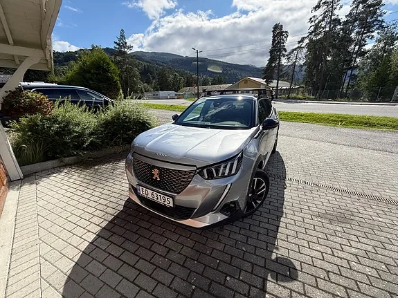 Peugeot E-2008 2022 photo 3