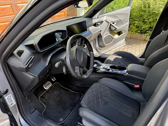 Peugeot E-2008 2022 photo 4
