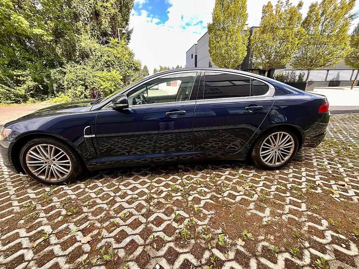 Jaguar Xf 2010 photo 5